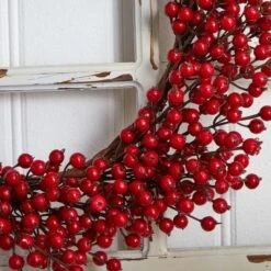 22" Red Berry Wreath -Northlight Shop D293305S 14