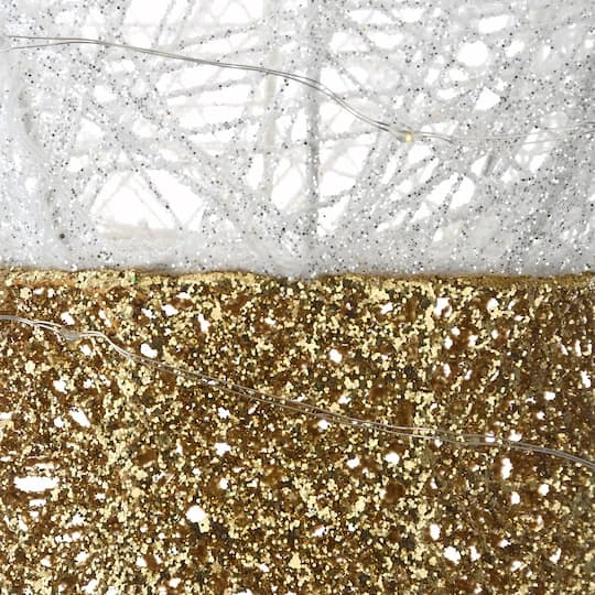 20" Pre-Lit LED White Christmas Light Bulb Decoration 4 20" Pre-Lit LED White Christmas Light Bulb Decoration - Image 4