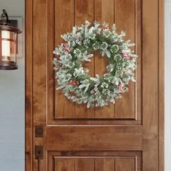 24" Pinecones & Berries Decorated Wreath 8 24" Pinecones & Berries Decorated Wreath -Northlight Shop D659674S 3