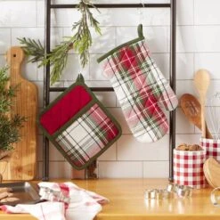 DII® Christmas Plaid Oven Mitt & Potholder Set 10 DII® Christmas Plaid Oven Mitt & Potholder Set -Northlight Shop D660557S 4