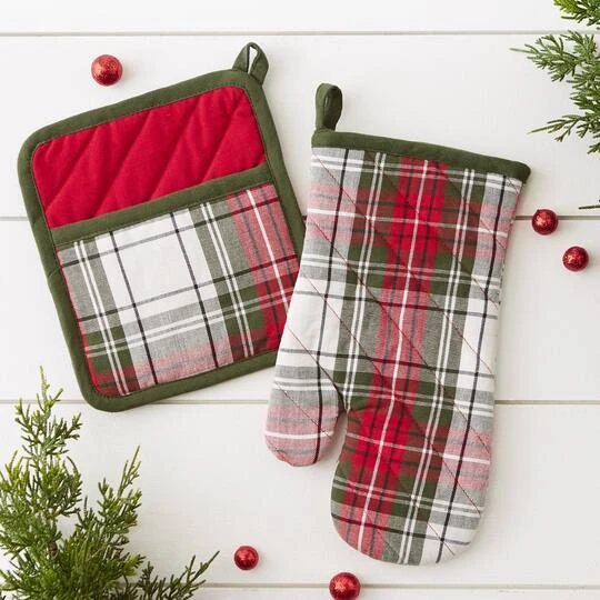 DII® Christmas Plaid Oven Mitt & Potholder Set 6 DII® Christmas Plaid Oven Mitt & Potholder Set - Image 6