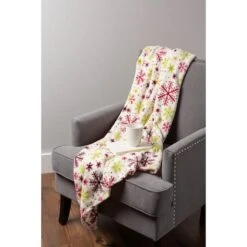 DII® Holiday 2-Pack Snowflake Plush Fleece Blanket -Northlight Shop D662962S 5