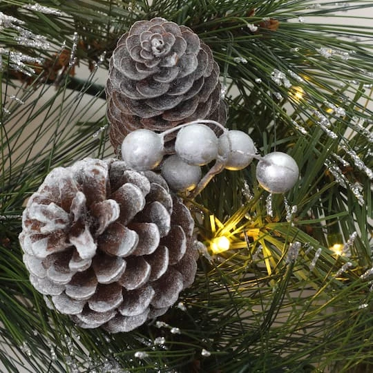 24'' LED Whitter Pine Wreath 4 24'' LED Whitter Pine Wreath - Image 4